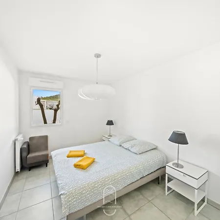Au Bout De La Rue La Mer- T3 Jardin Piscine Parking Wifi By Hc Apartment Carqueiranne