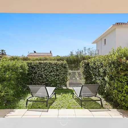 Apartment Au Bout De La Rue La Mer- T3 Jardin Piscine Parking Wifi By Hc Carqueiranne